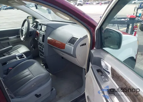 2008 Chrysler Town & Country Touring z USA, uszkodzony, nr VIN 2A8HR54P48R765767